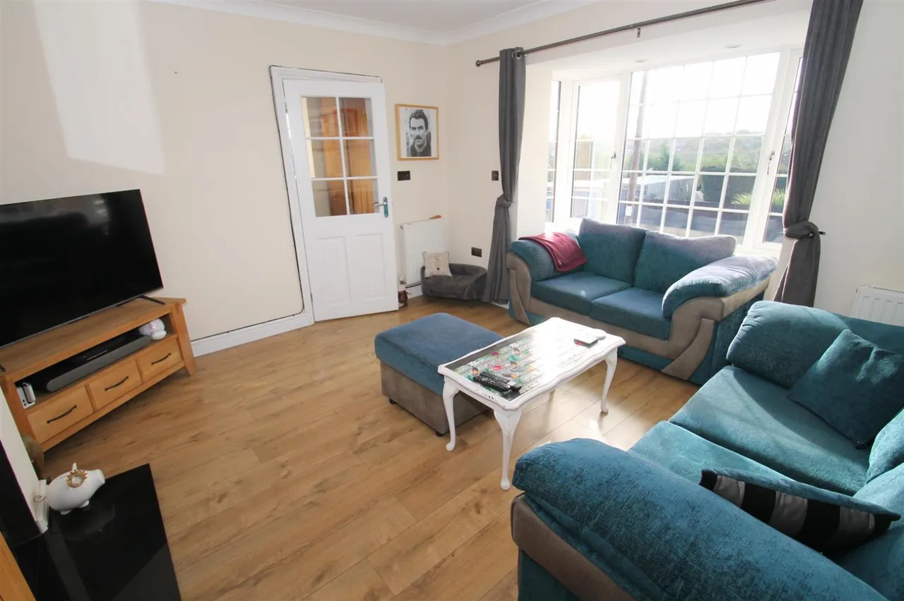Spring Crescent, Cradley Heath, photo 4