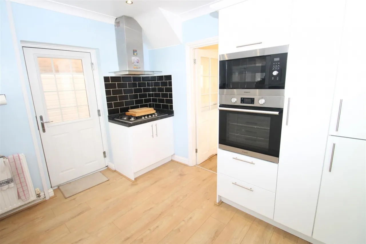 Spring Crescent, Cradley Heath, photo 12
