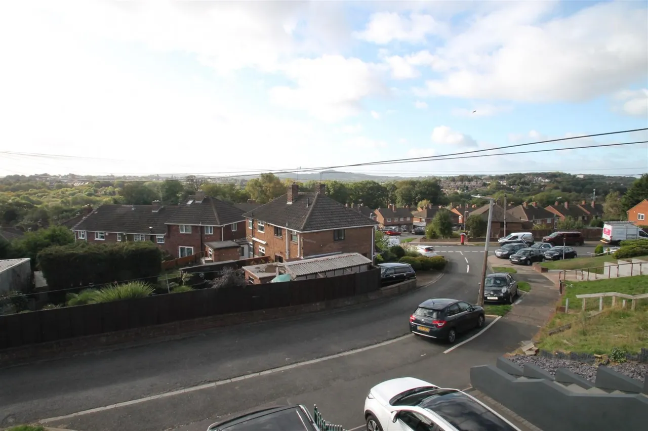 Spring Crescent, Cradley Heath, photo 20