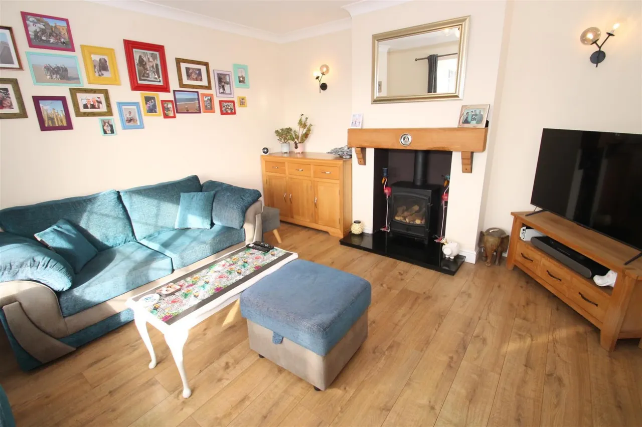 Spring Crescent, Cradley Heath, photo 15