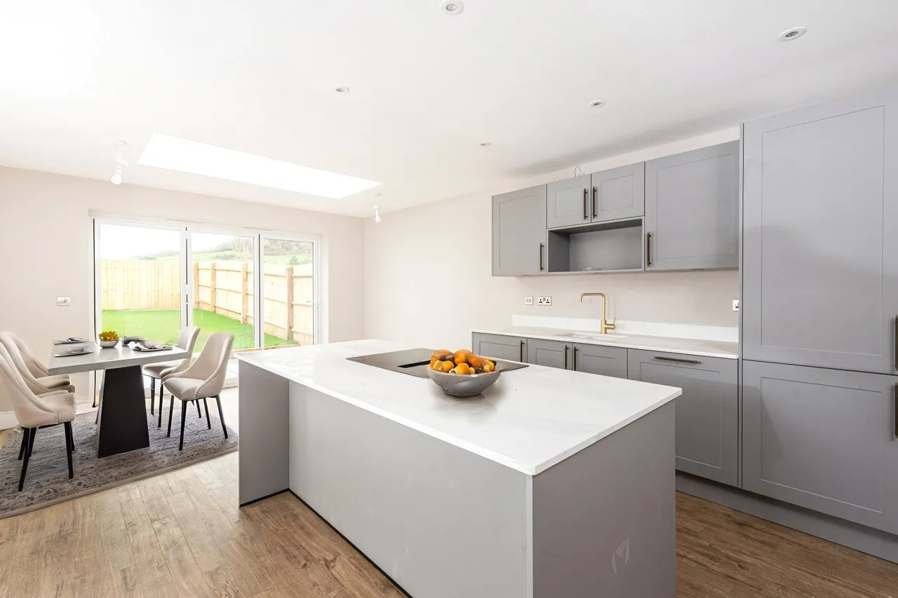 Raven Crescent, Westcott, HP18, photo 3