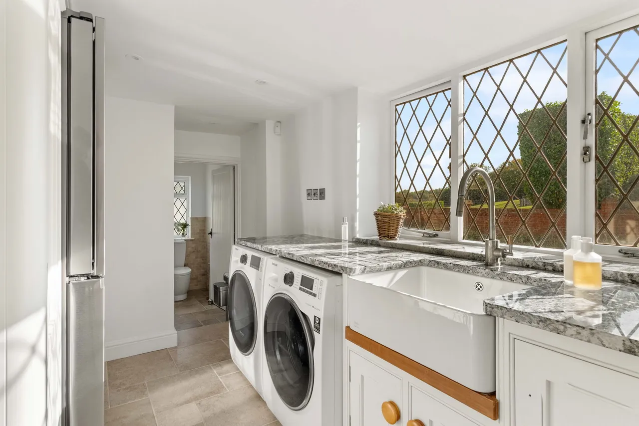 Outings Lane, Doddinghurst, CM15, photo 27