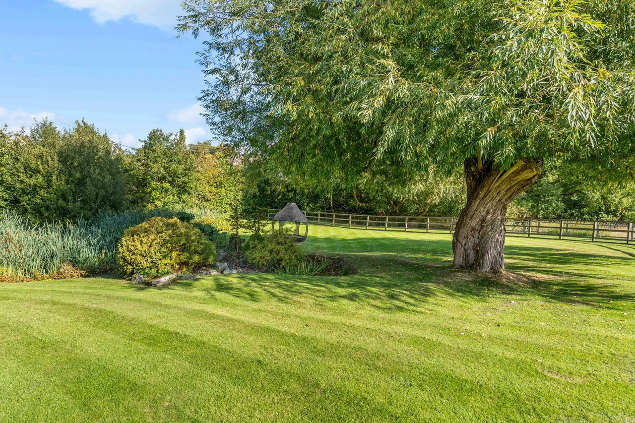 Outings Lane, Doddinghurst, CM15, photo 70