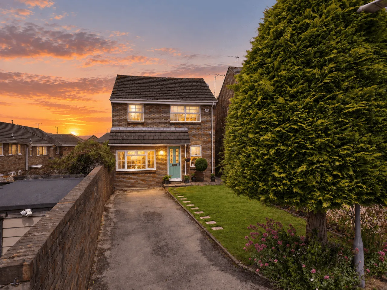 3 bed property for sale, Hunters Close, Tring