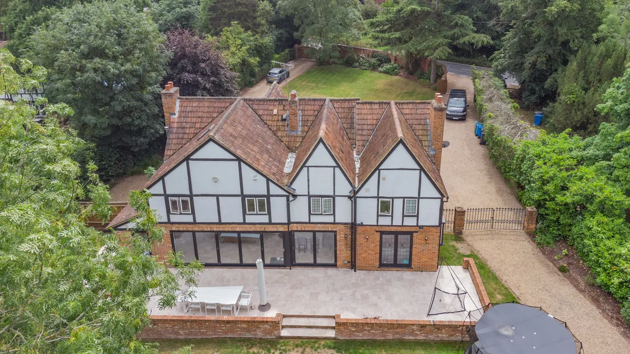 Hawthorn Hill, Warfield, RG42, photo 13
