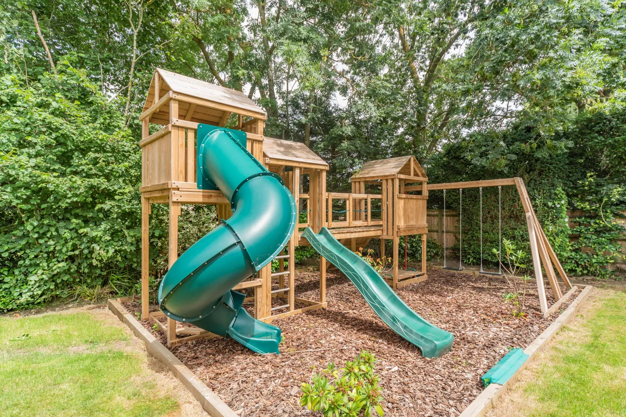 Hawthorn Hill, Warfield, RG42, photo 12