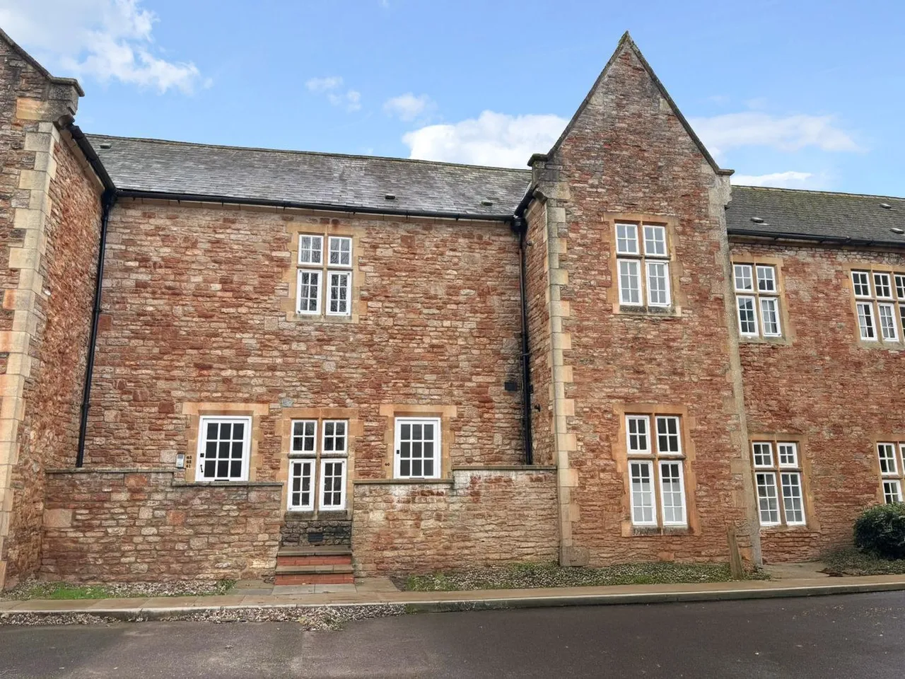 2 bed flat for sale, Lower Chapel Court, South Horrington Village, BA5