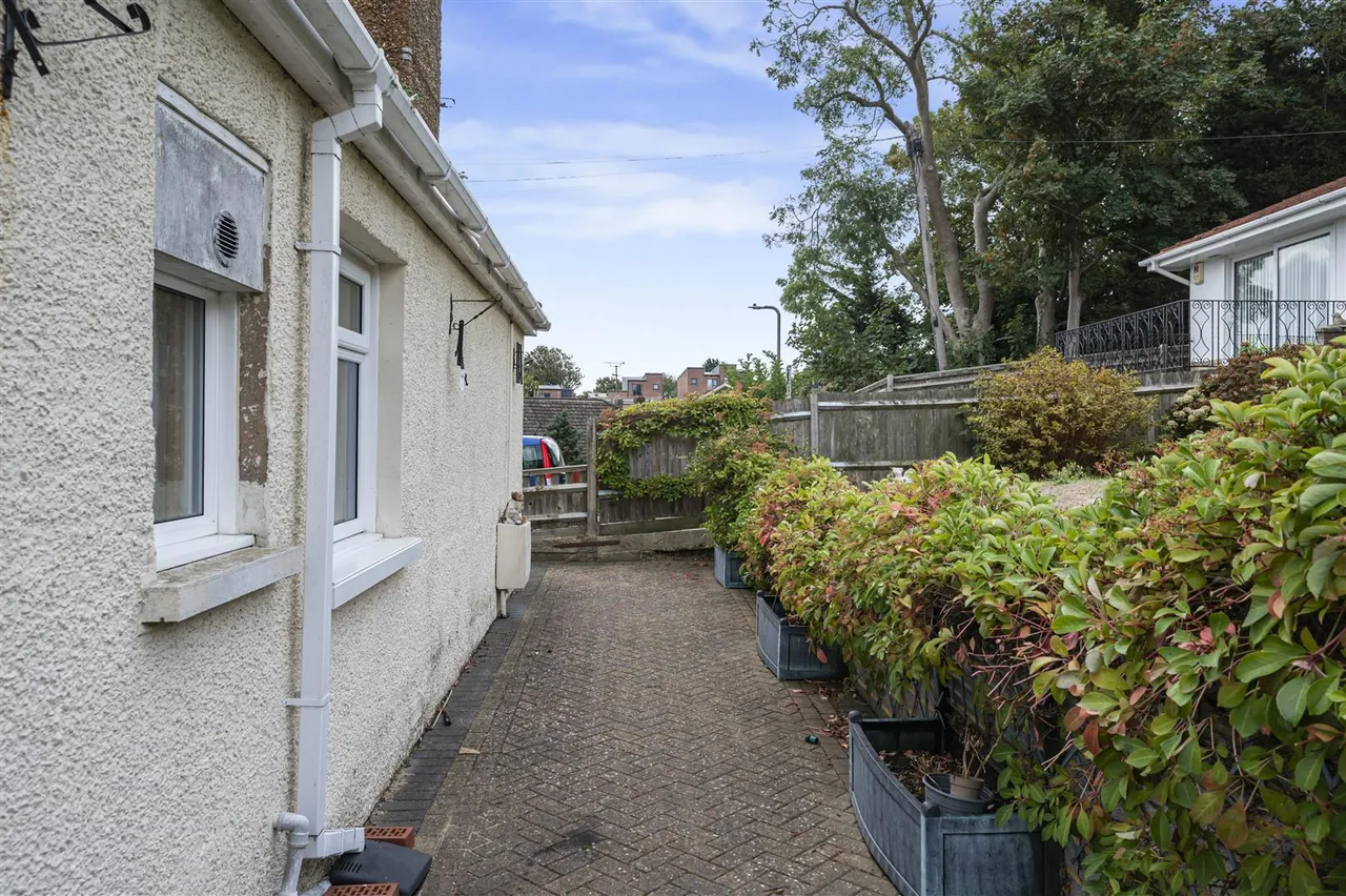 Bay Vue Road, Newhaven, photo 25