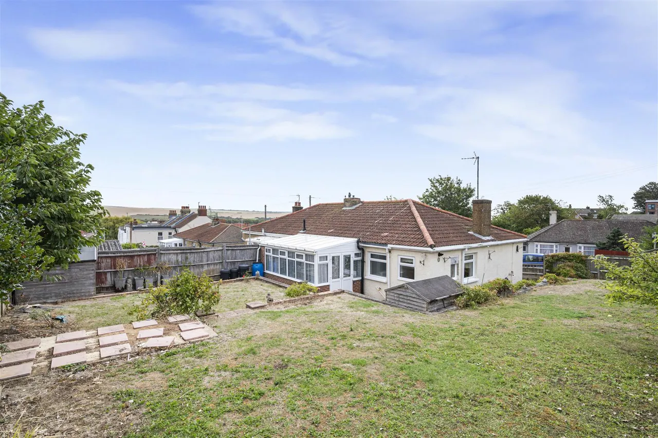 2 bed house for sale, Bay Vue Road, Newhaven