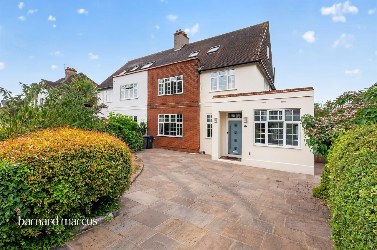 5 bed house for sale — Cambridge Avenue, New Malden