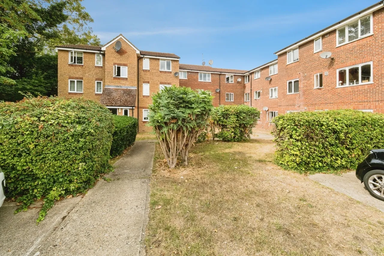 Latimer Drive, Hornchurch, RM12, photo 15