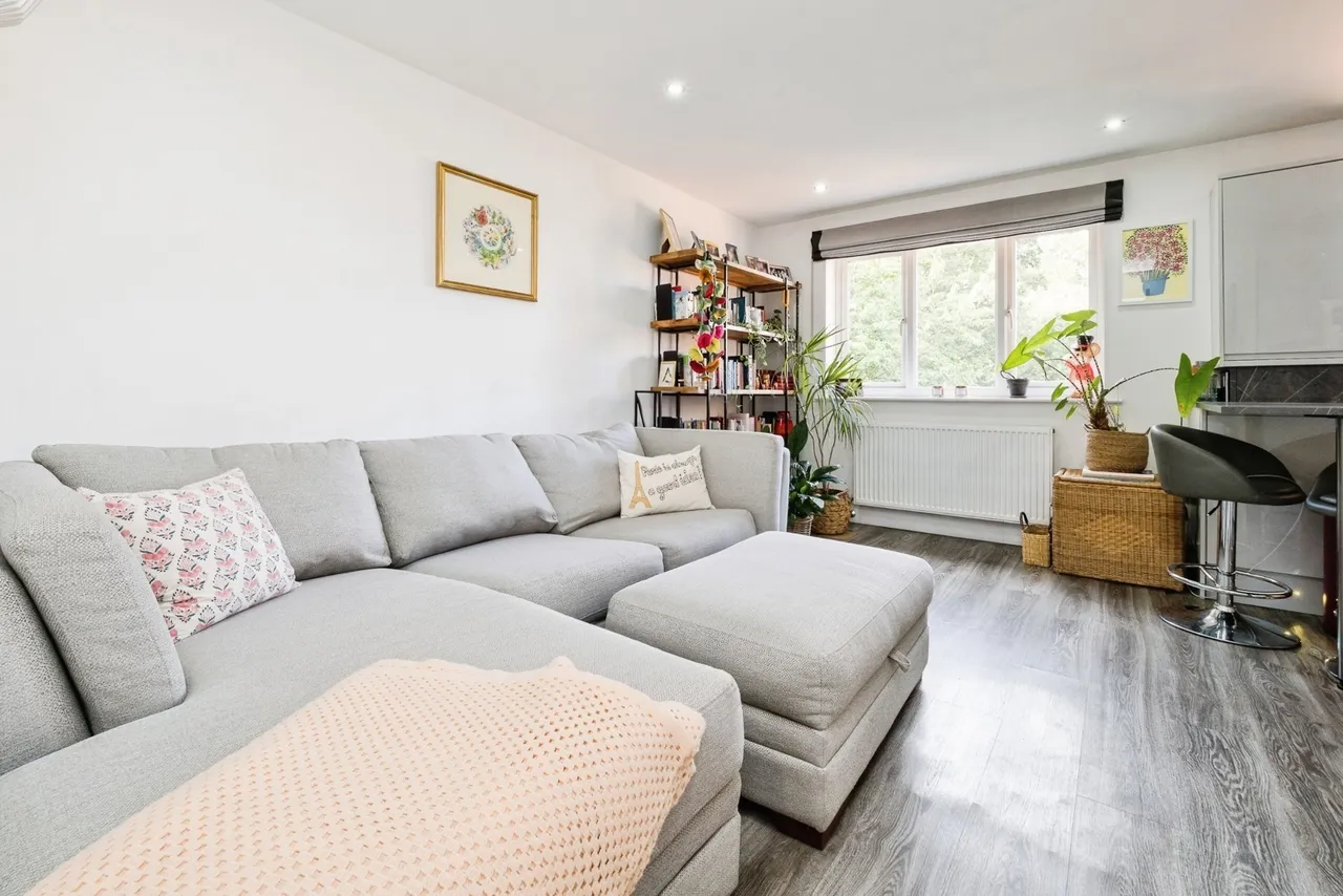 1 bed flat for sale — Latimer Drive, Hornchurch, RM12