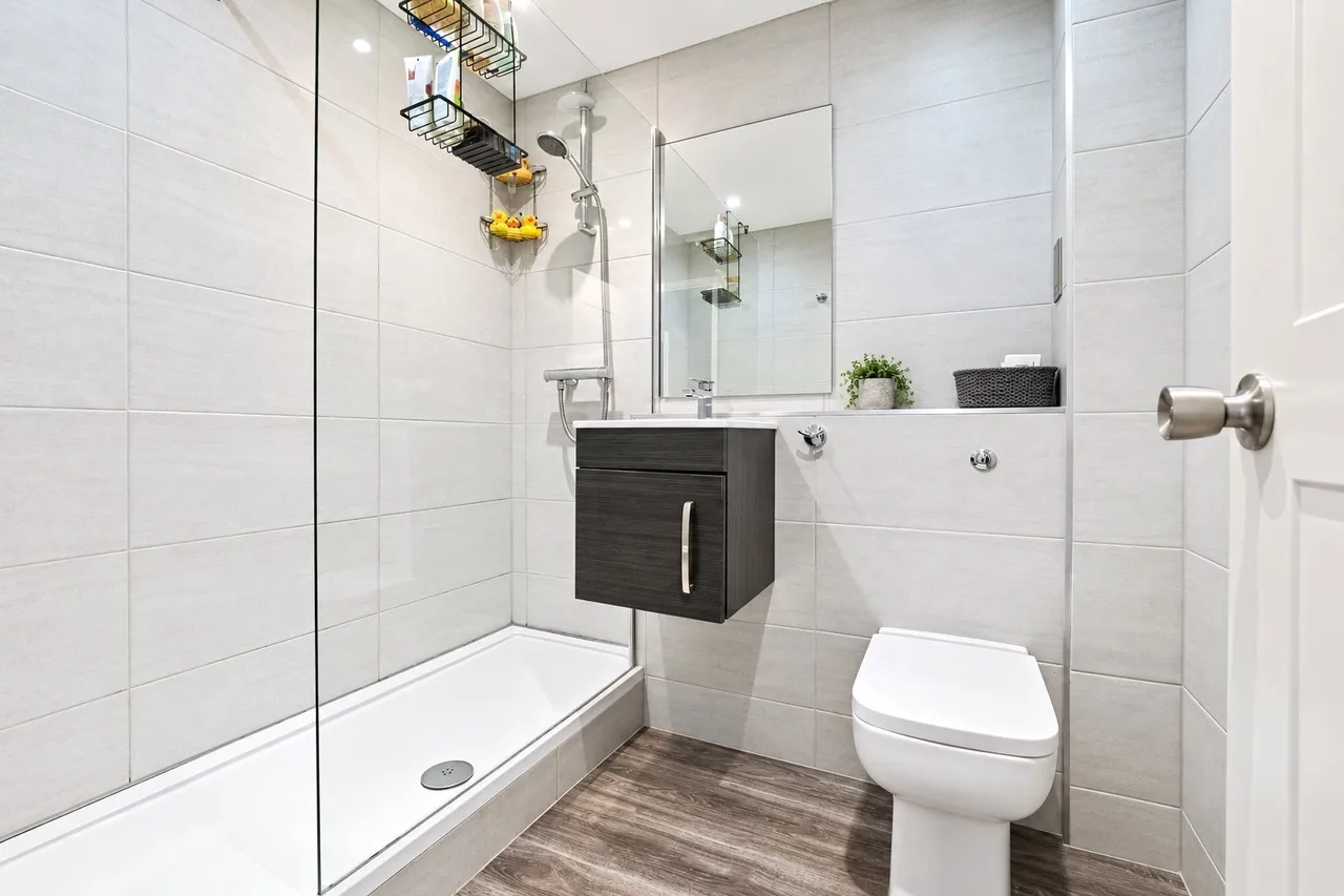Latimer Drive, Hornchurch, RM12, photo 7