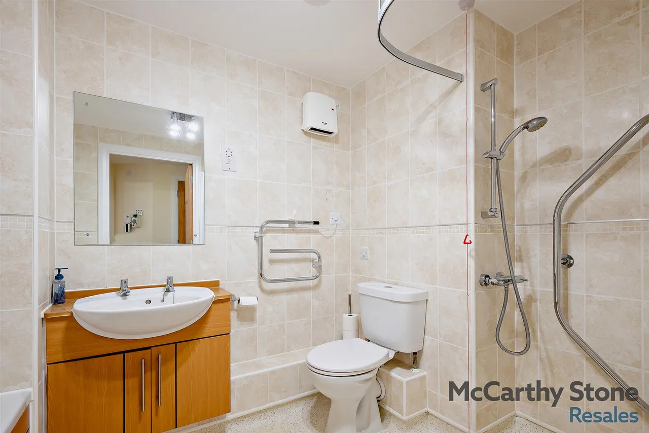 Victoria Road, Malvern, WR14, photo 5