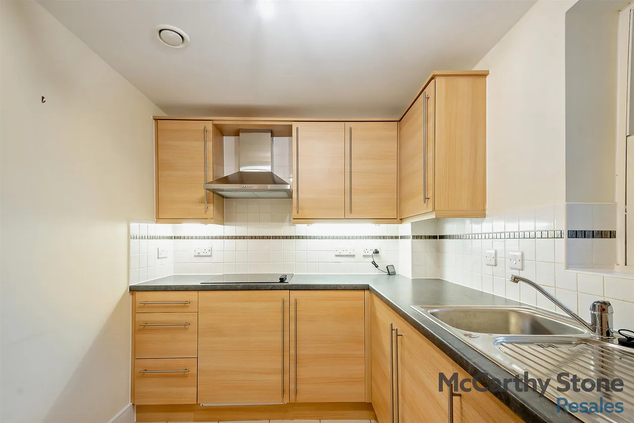 Victoria Road, Malvern, WR14, photo 14