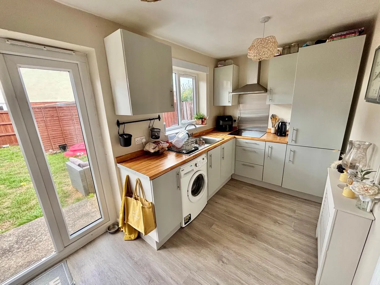 Stuart Close, Trowbridge, BA14, photo 3