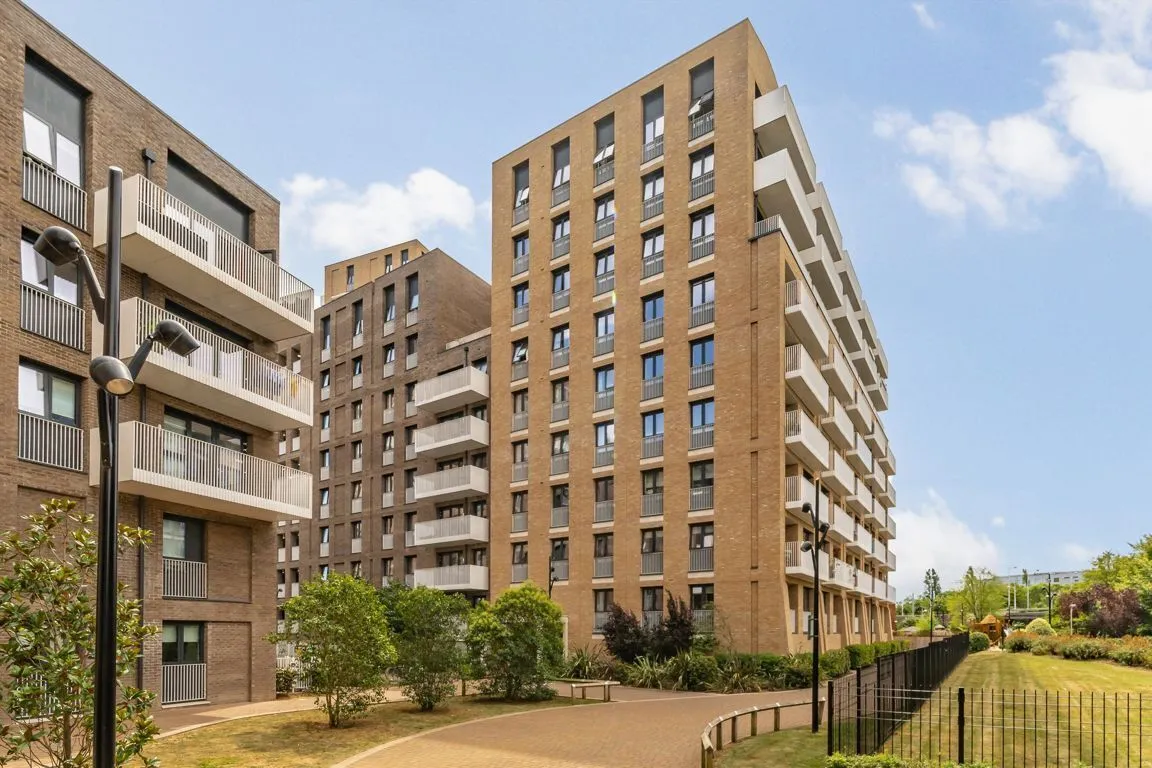1 bed property for sale, Lakeside Drive, NW10