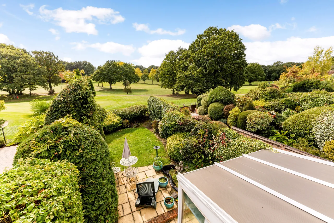 Sunningdale Close, Stanmore, HA7, photo 3