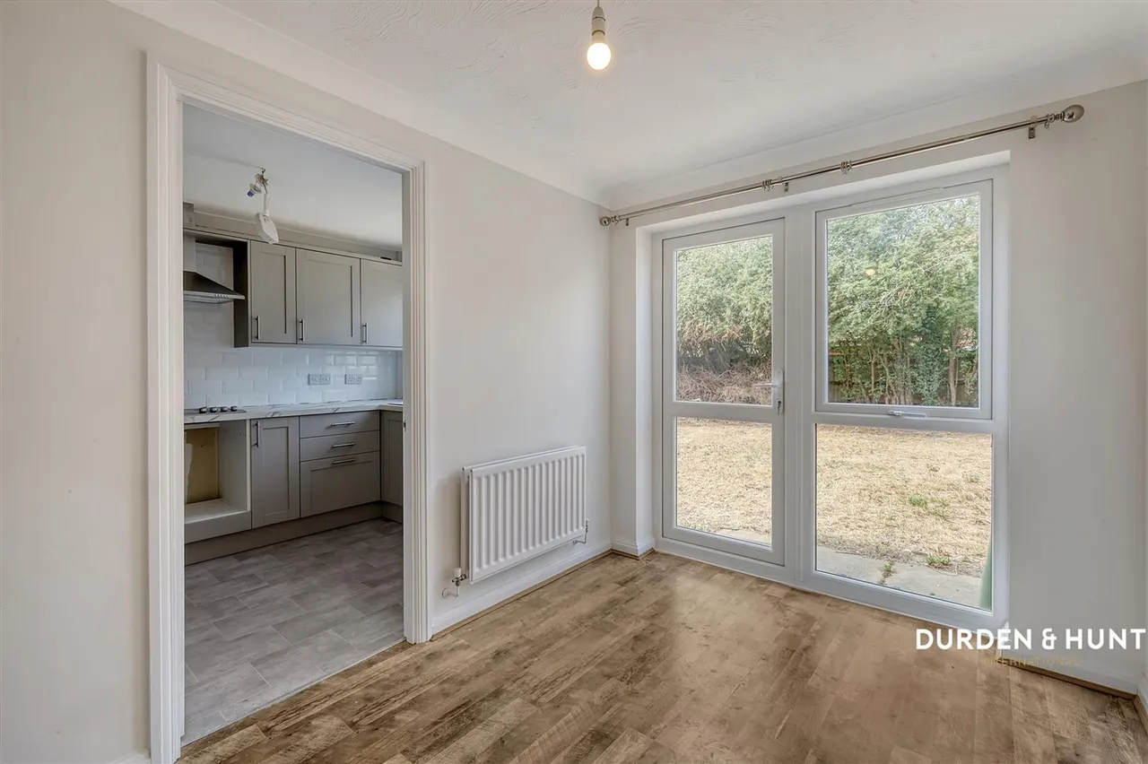 Petronius Way, Highwoods, CO4, photo 5