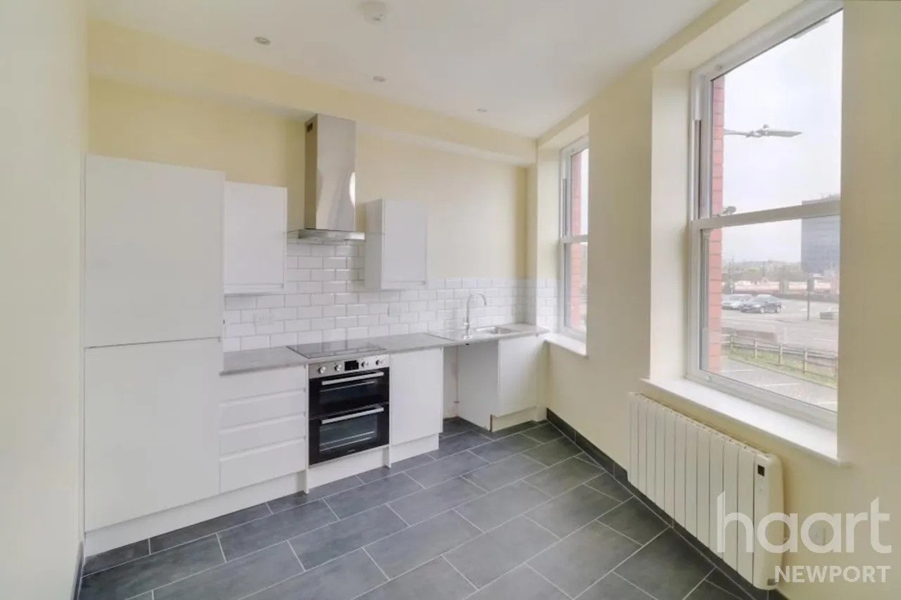 Castle View, Newport, NP20, photo 2