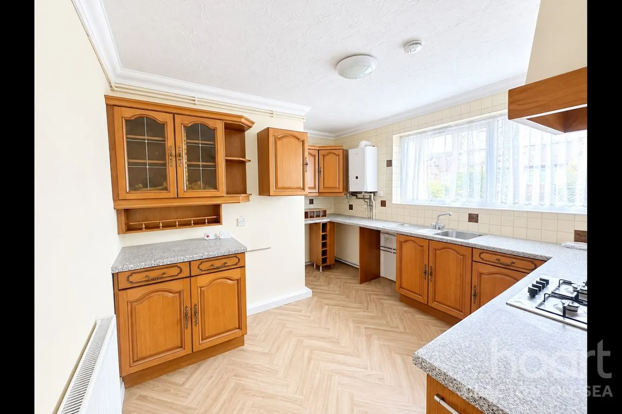 Tower Road, CO15, photo 2