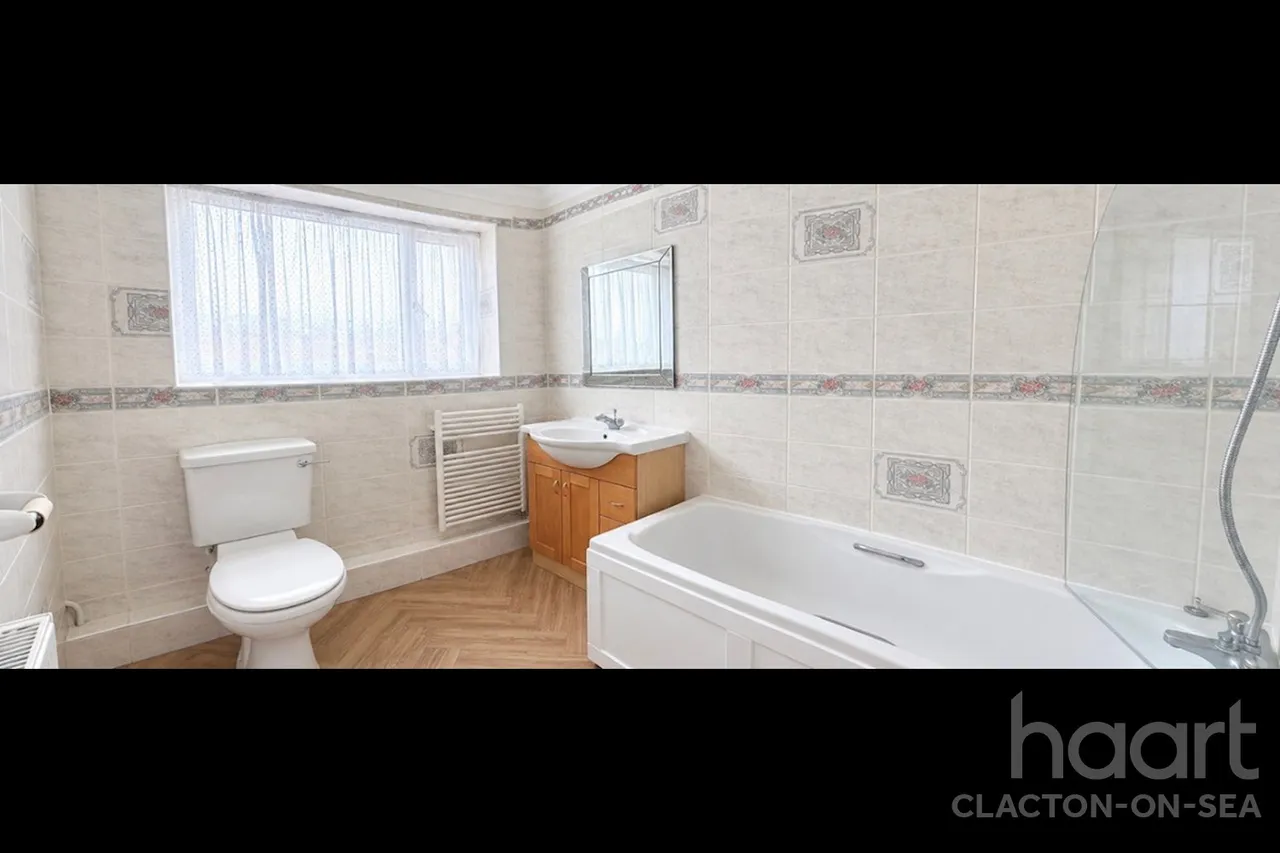 Tower Road, CO15, photo 6