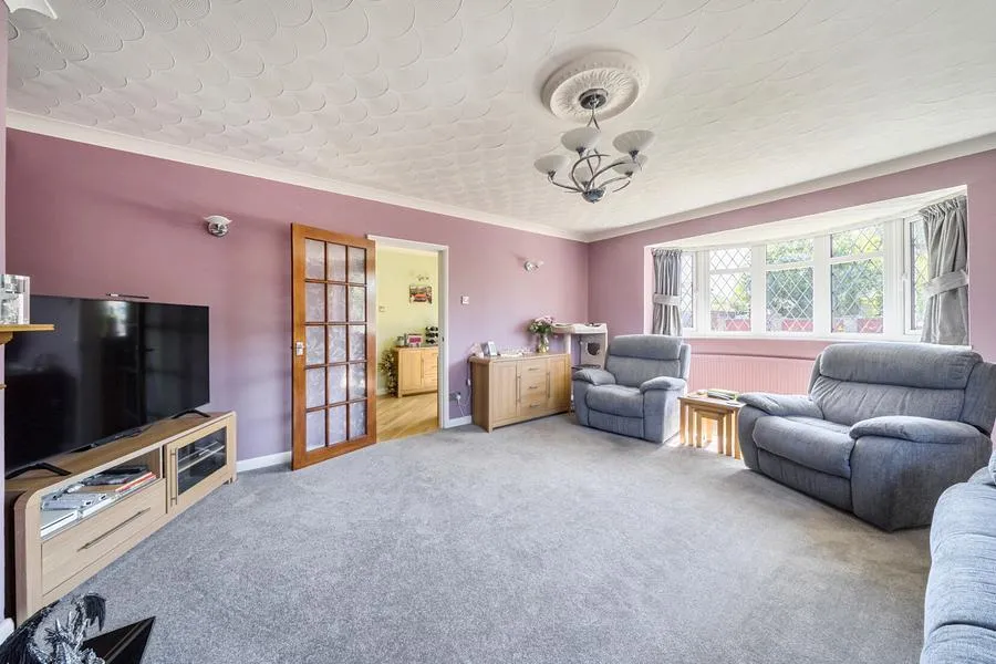 Rounce Lane, West End, GU24, photo 14