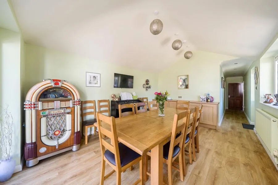 Rounce Lane, West End, GU24, photo 11