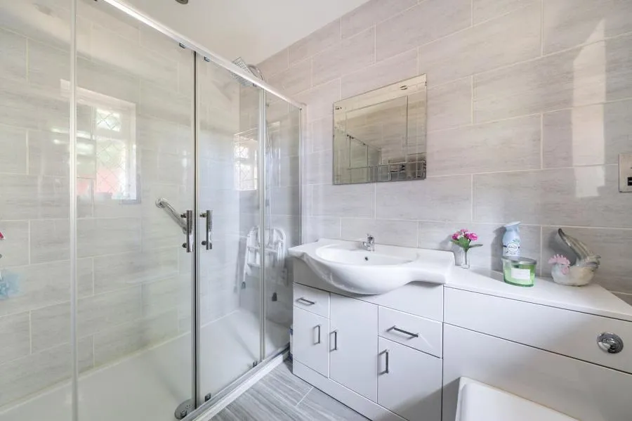 Rounce Lane, West End, GU24, photo 10