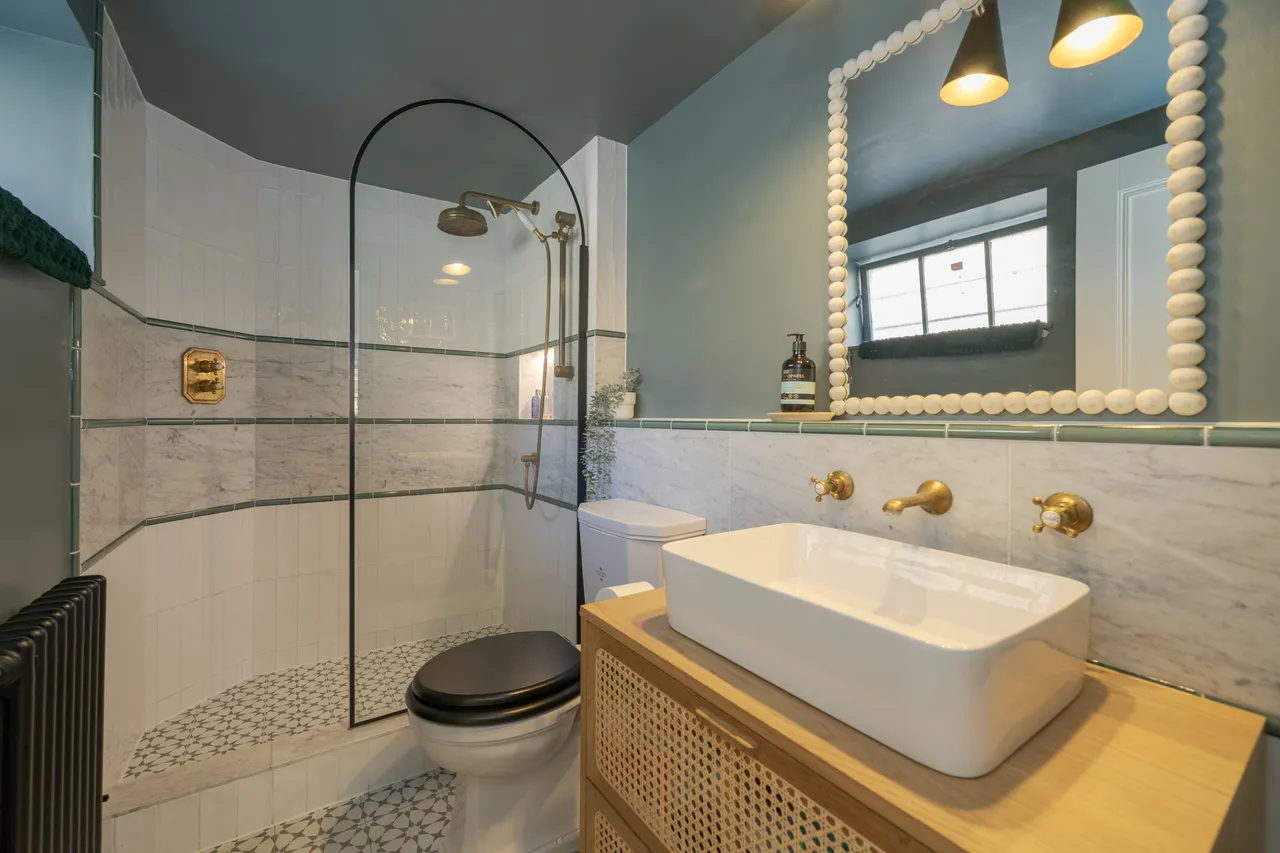 The Butts, Brentford, TW8, photo 5