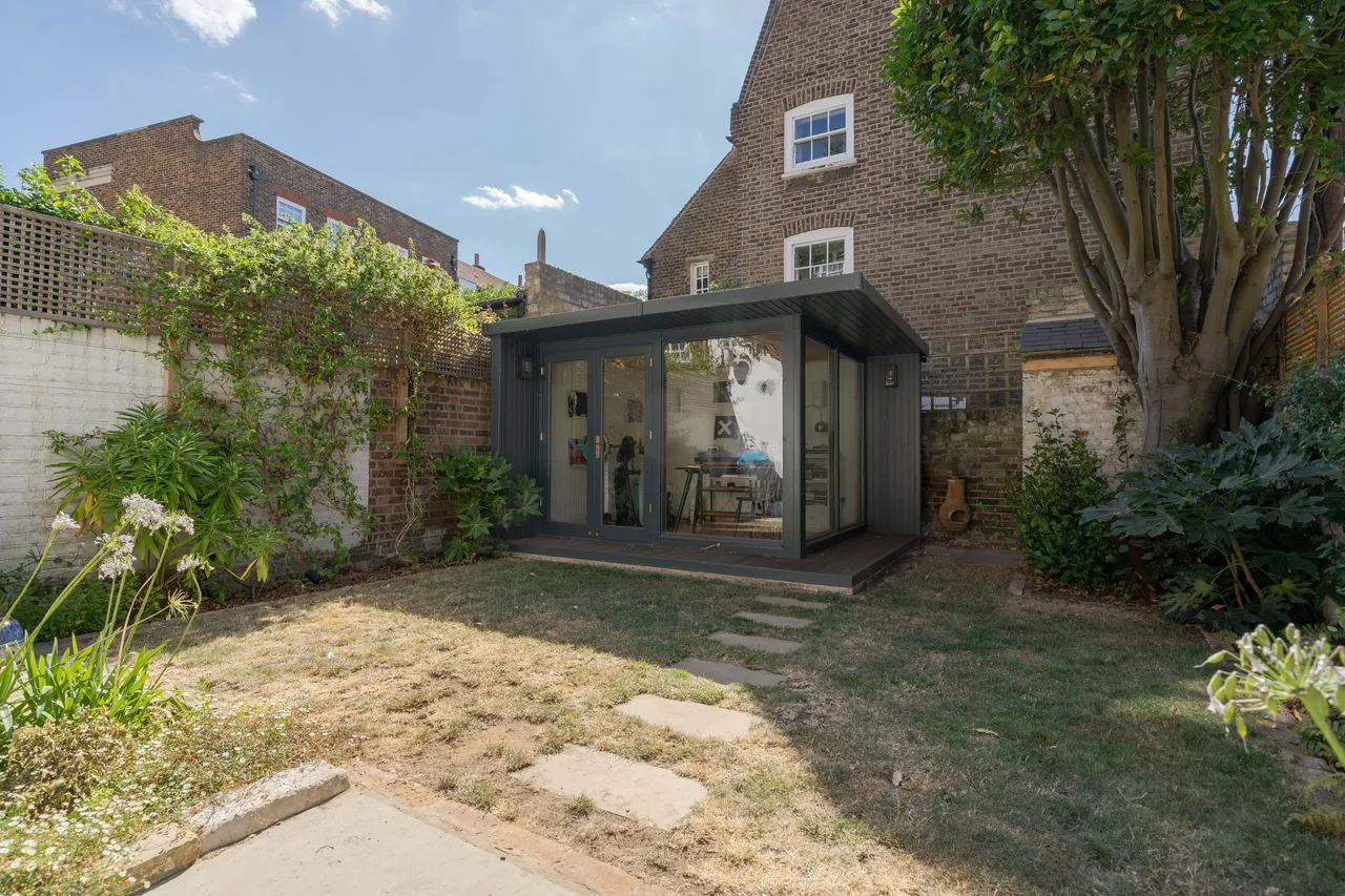 The Butts, Brentford, TW8, photo 7