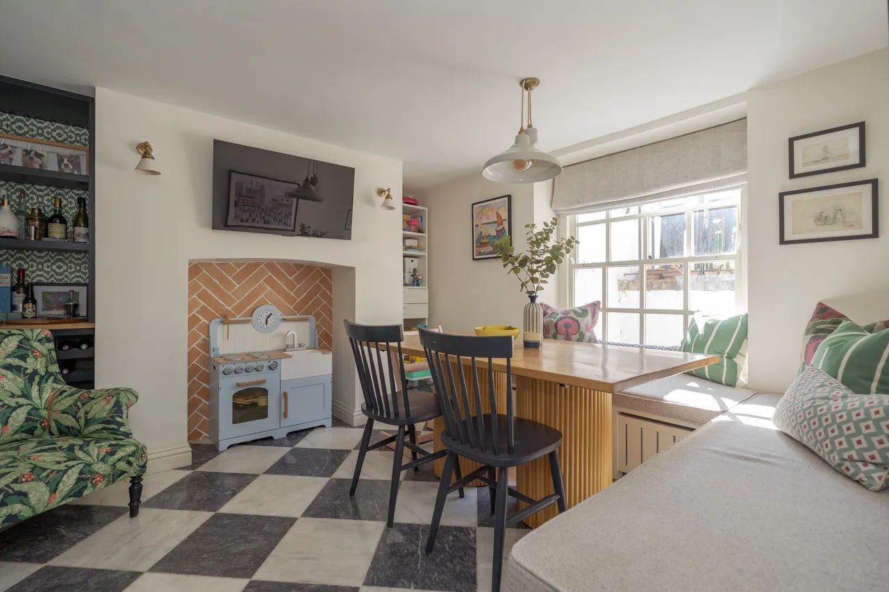 The Butts, Brentford, TW8, photo 4