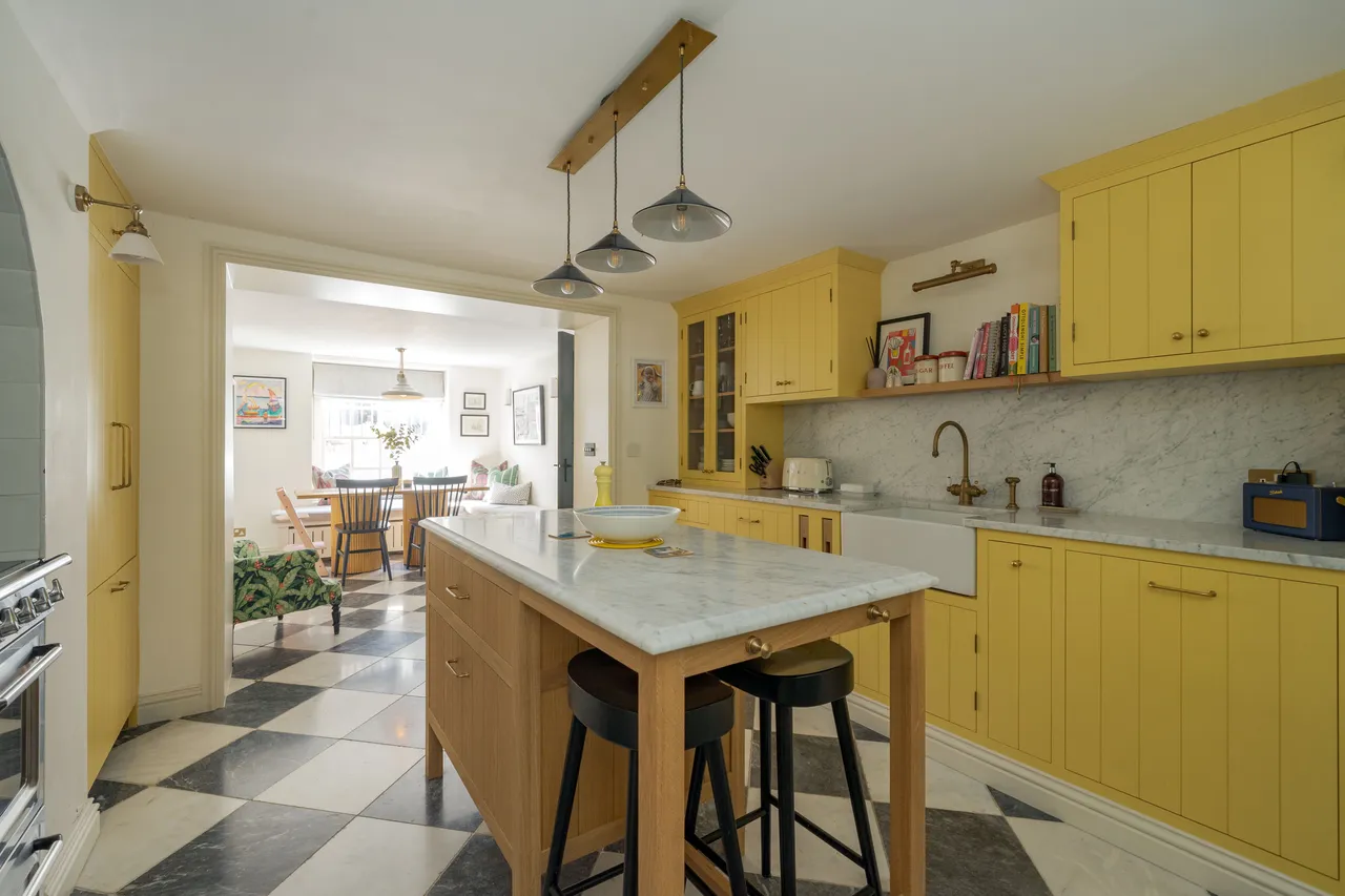 The Butts, Brentford, TW8, photo 3