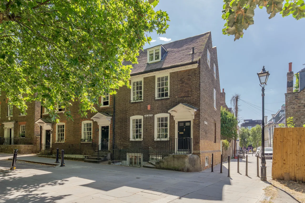 4 bed house for sale — The Butts, Brentford, TW8