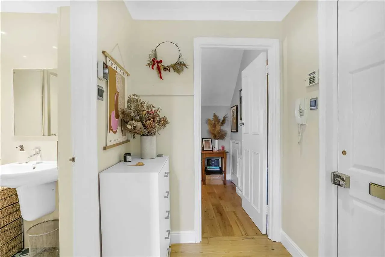 Windsor Road, London, photo 18
