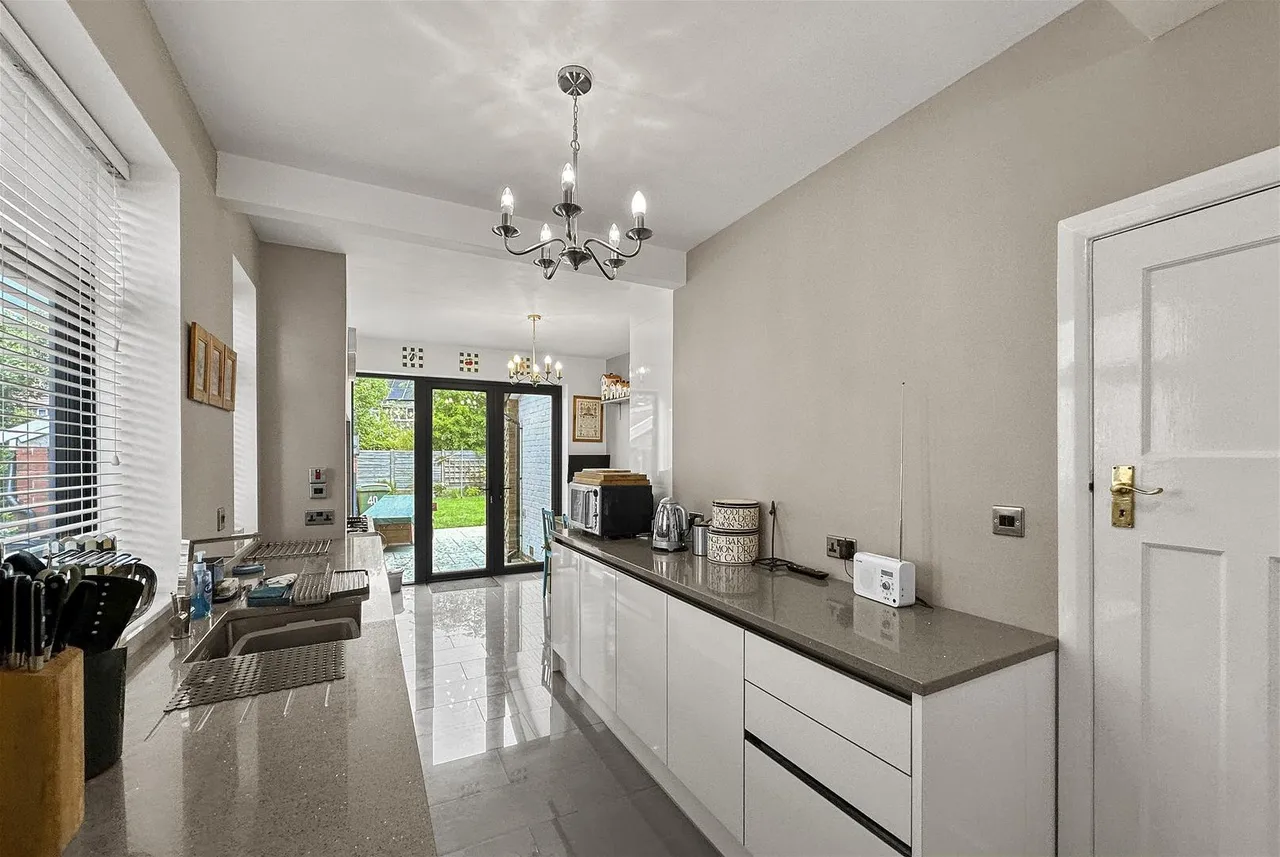 Delahays Road, Hale, Cheshire WA15 8JL, photo 3