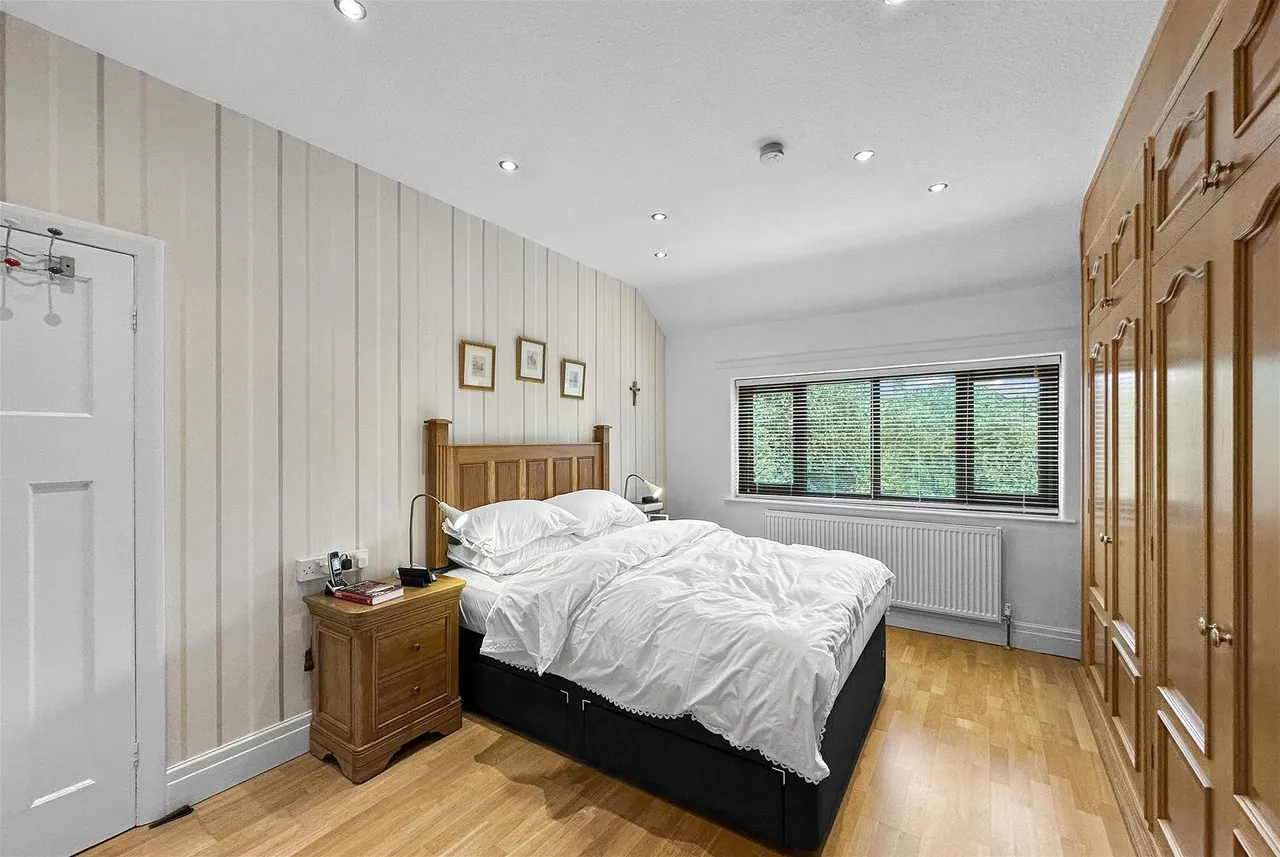 Delahays Road, Hale, Cheshire WA15 8JL, photo 29