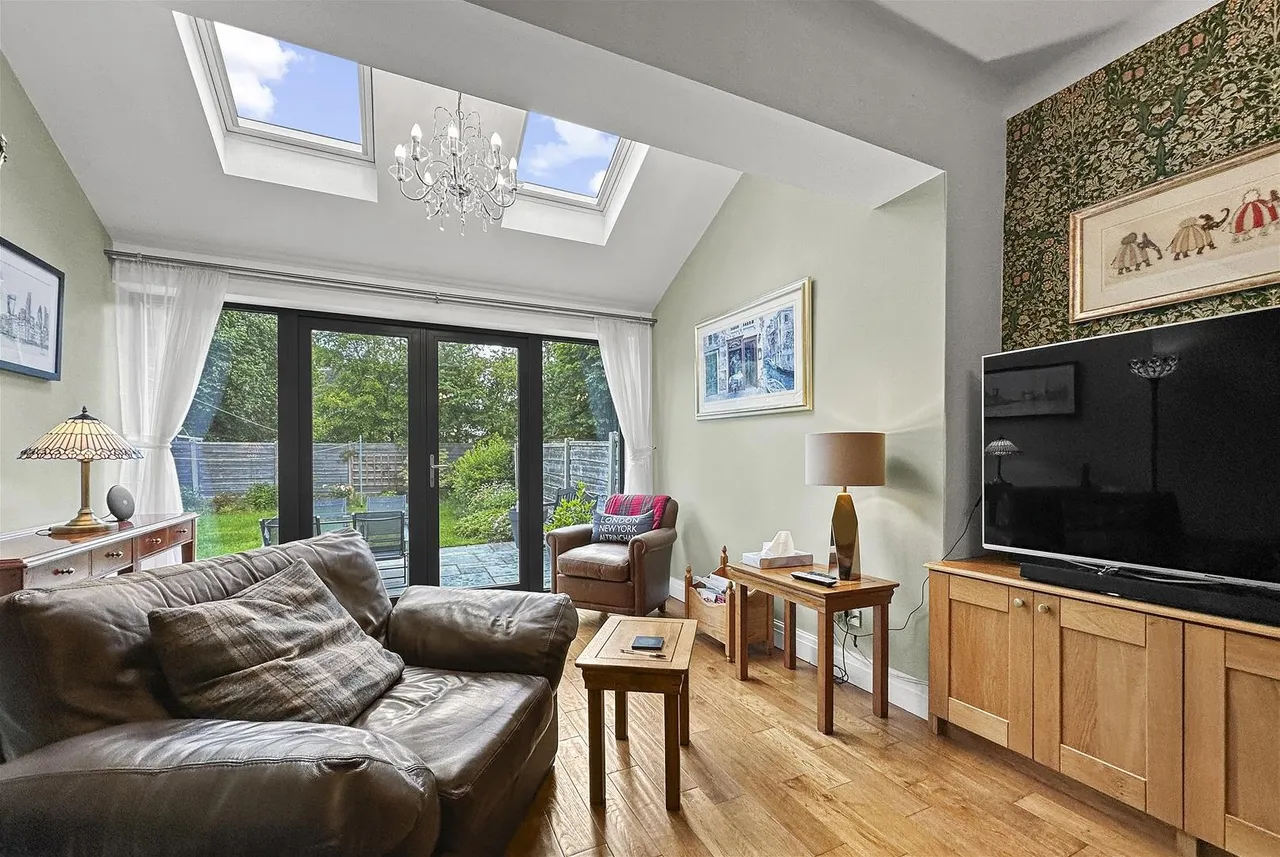 Delahays Road, Hale, Cheshire WA15 8JL, photo 18