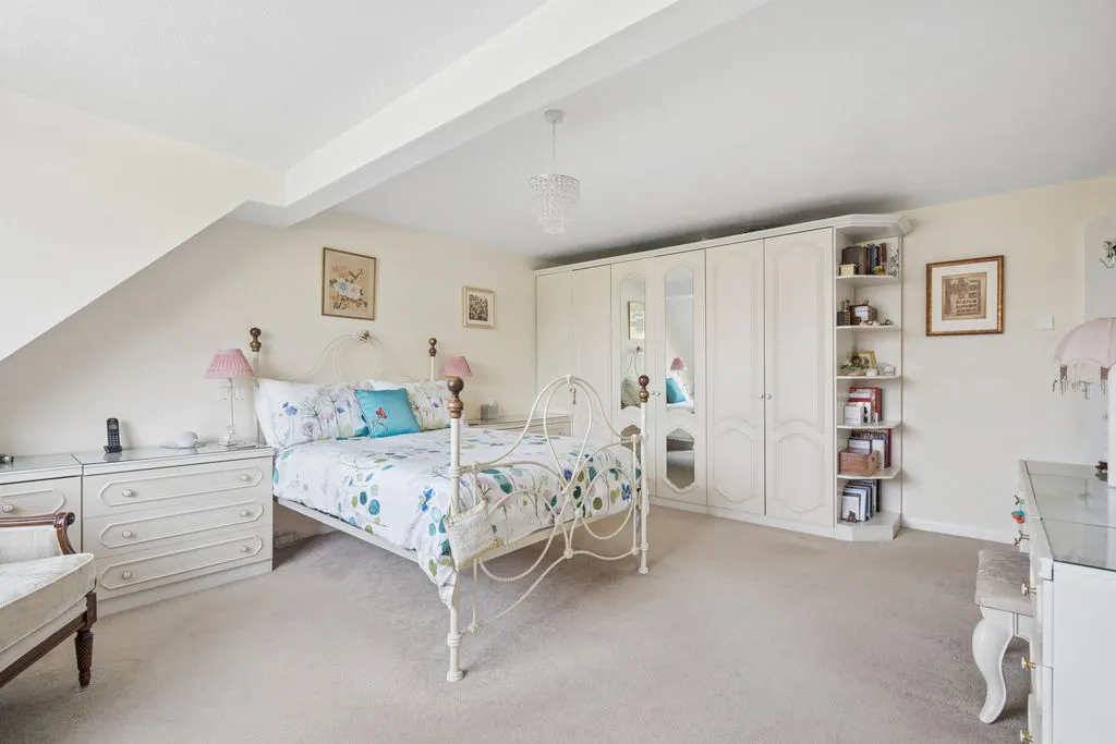 New Road, Marlow Bottom, SL7, photo 13