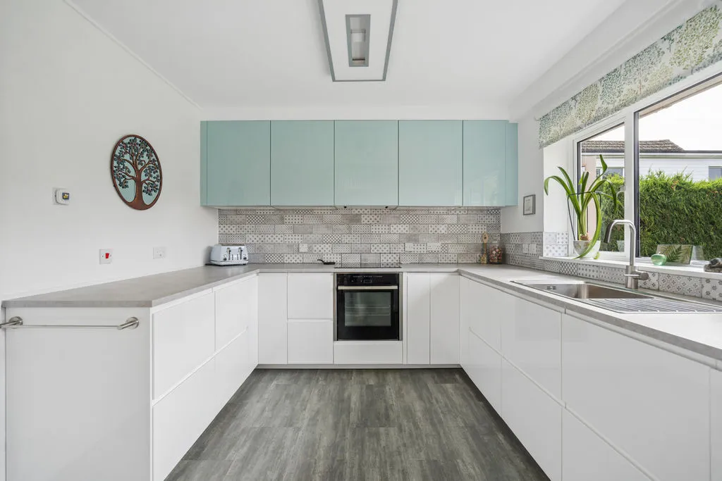 New Road, Marlow Bottom, SL7, photo 9