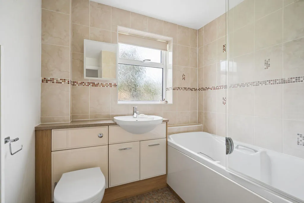 New Road, Marlow Bottom, SL7, photo 20