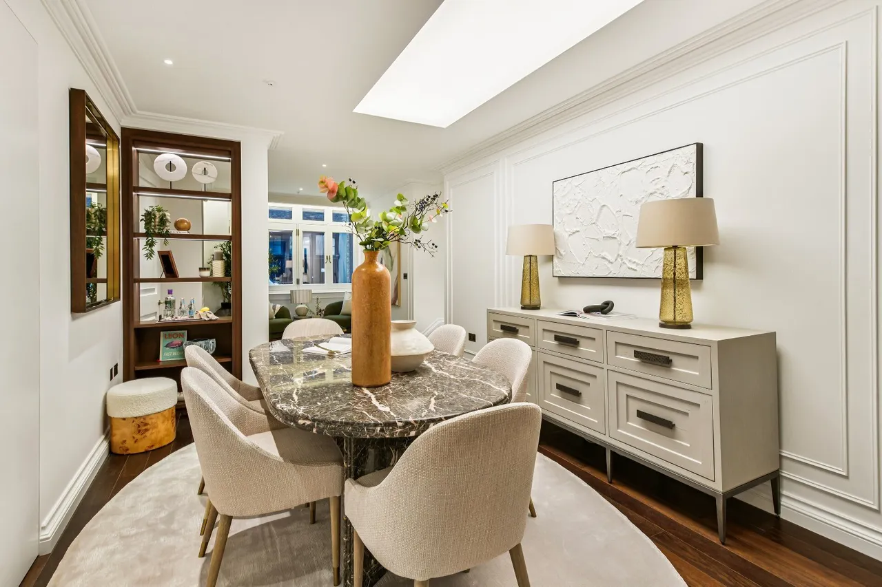 3 bed house to rent, Charles Street, London, W1J