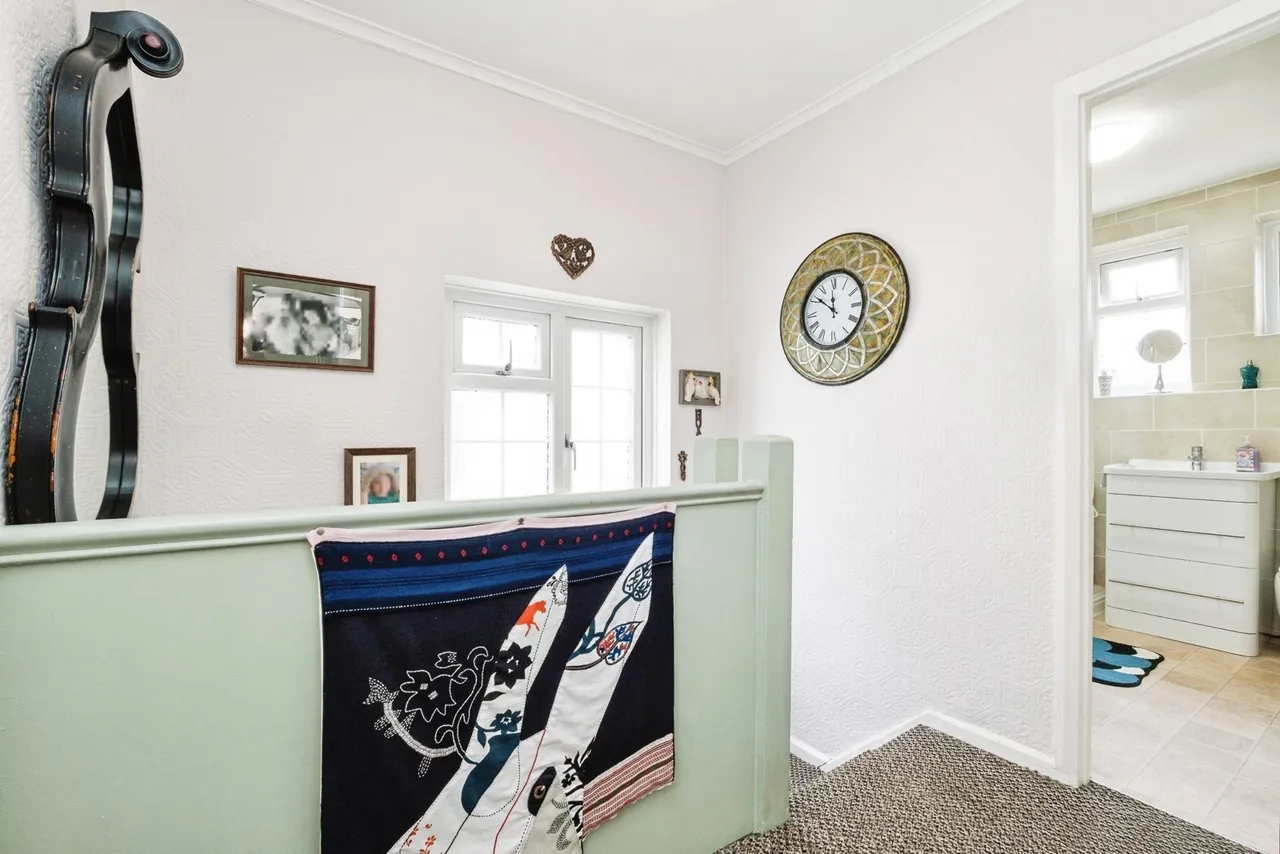 Lechmere Avenue, Chigwell, IG7, photo 12