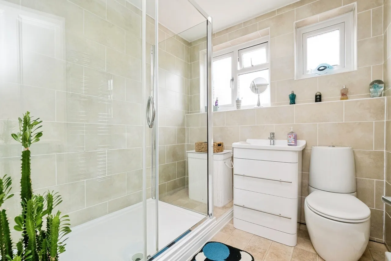 Lechmere Avenue, Chigwell, IG7, photo 15