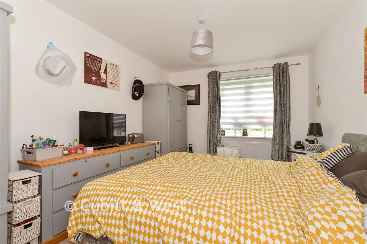 Shetland Close, Cranleigh, GU6, photo 5