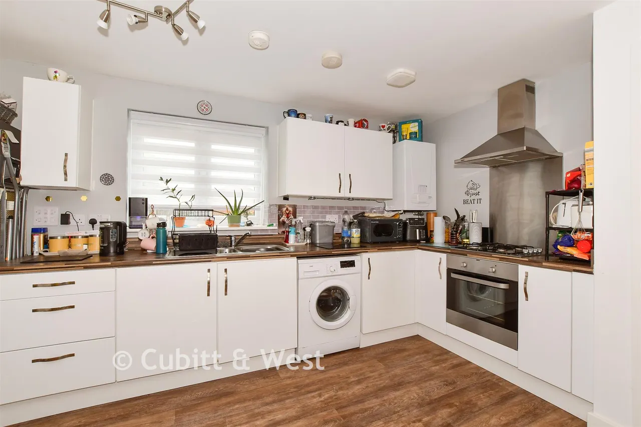Shetland Close, Cranleigh, GU6, photo 2