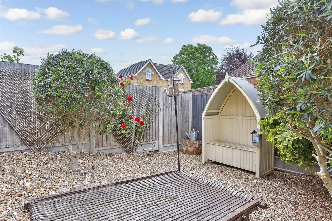 Frobisher Way, Greenhithe, DA9, photo 13