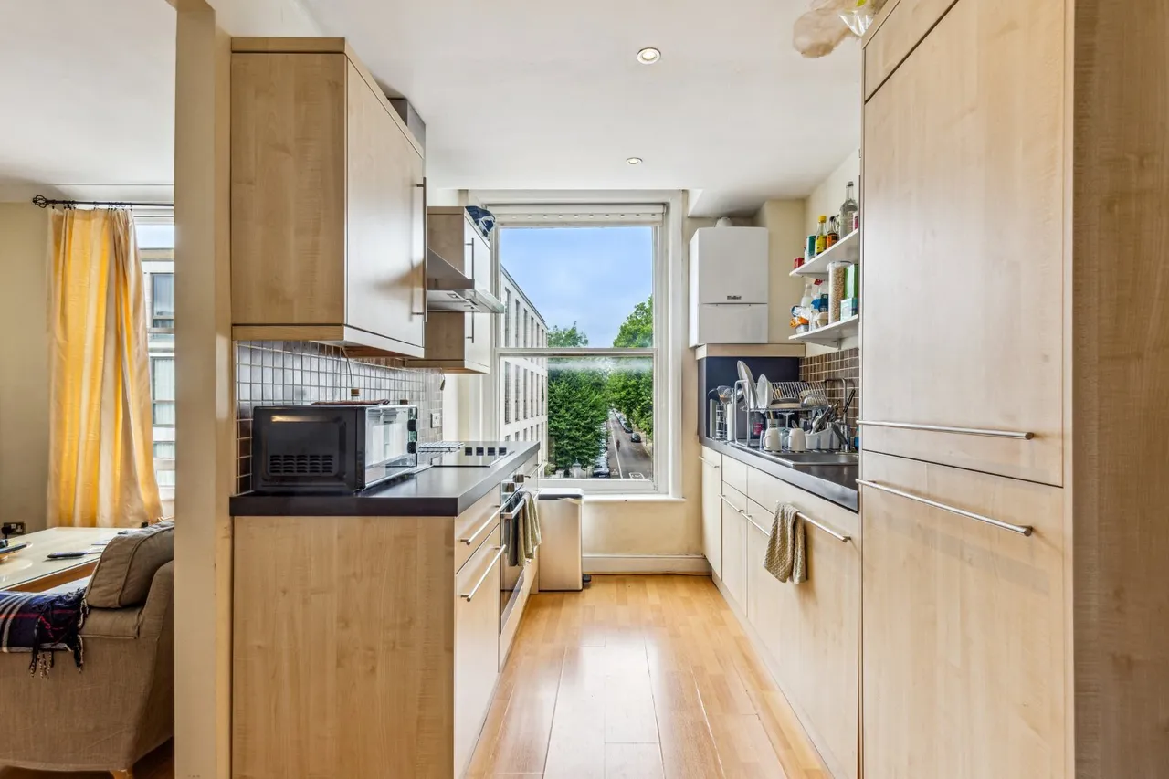Russell Gardens, London, W14, photo 3