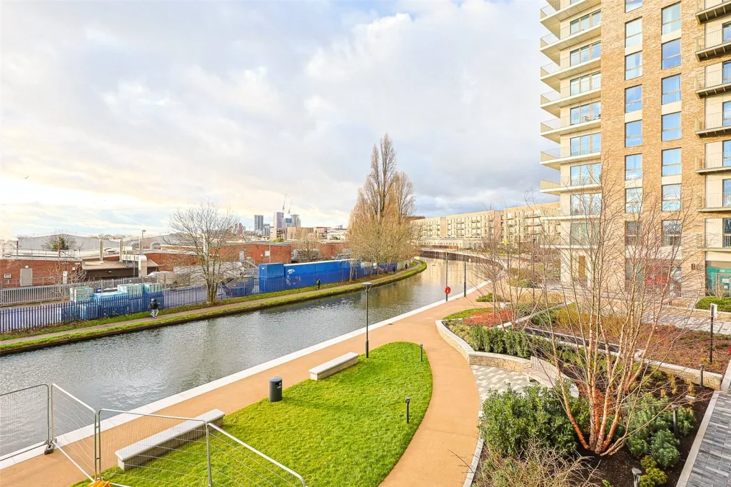 Quay Walk, Wembley, HA0, photo 12