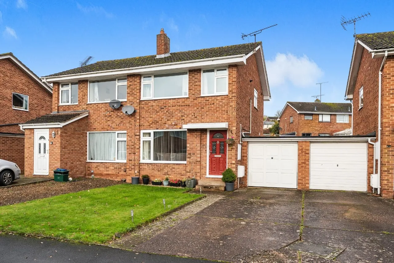 3 bed house for sale, Willow Walk, Crediton, EX17